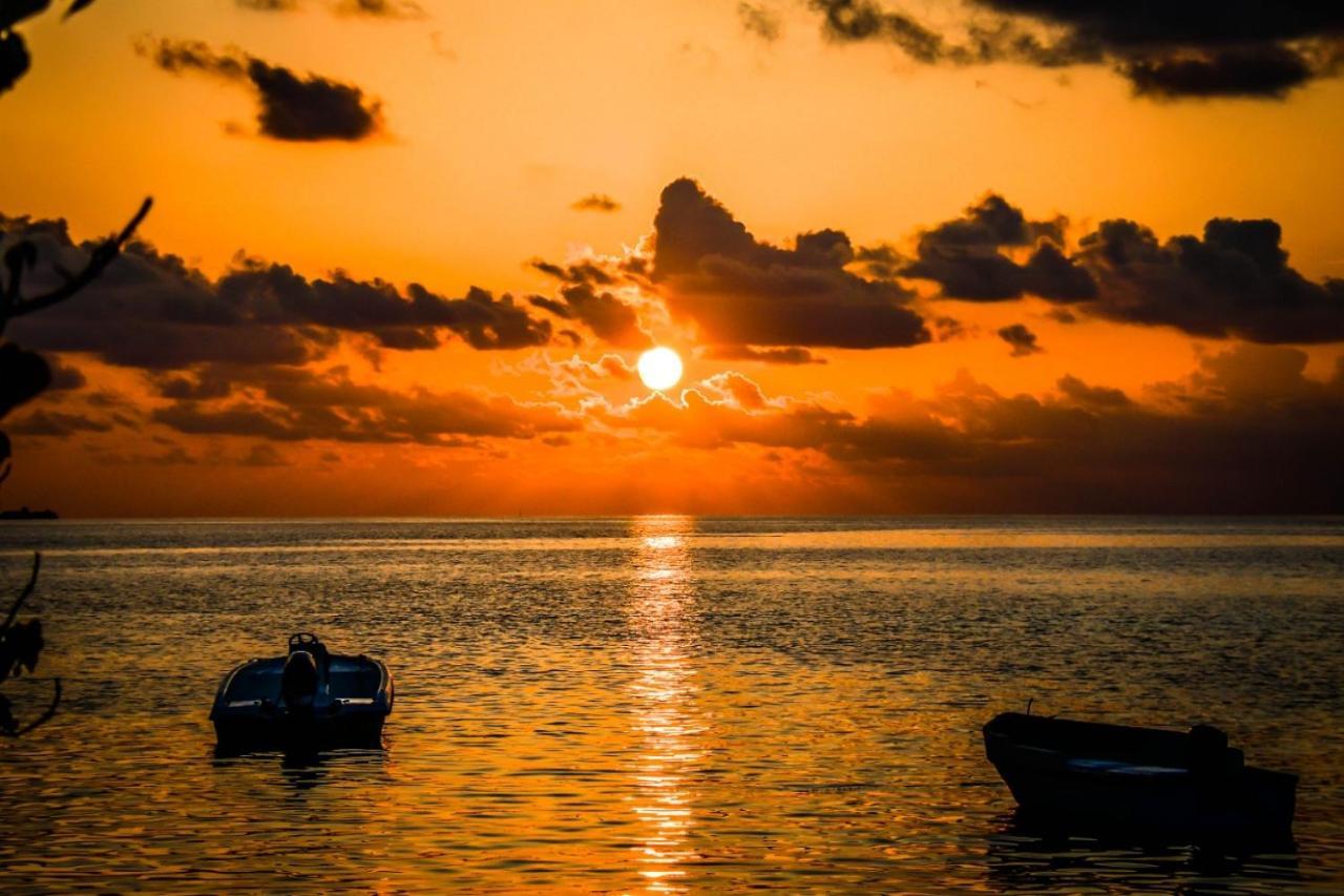 Athens View Hotel Guraidhoo  Buitenkant foto